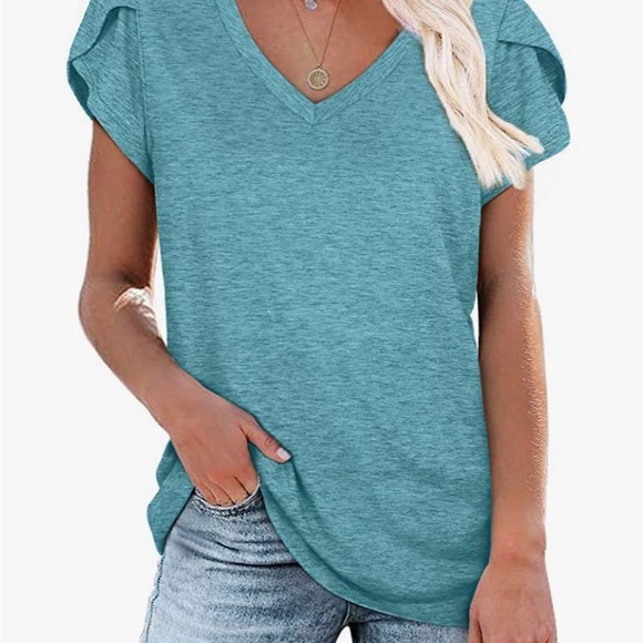 NWOT Women’s Short Sleeve V-Neck Casual Top - Picture 4 of 4